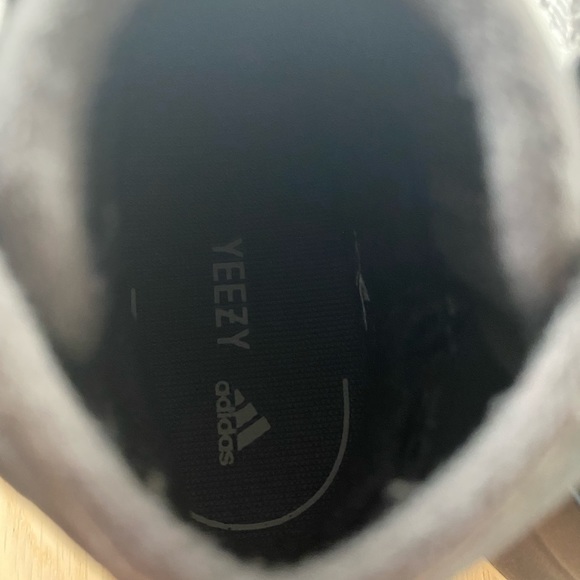 Yeezy Quantum Kids Basketball Lifestyle Model Size 11K Made by Adidas - Picture 5 of 12